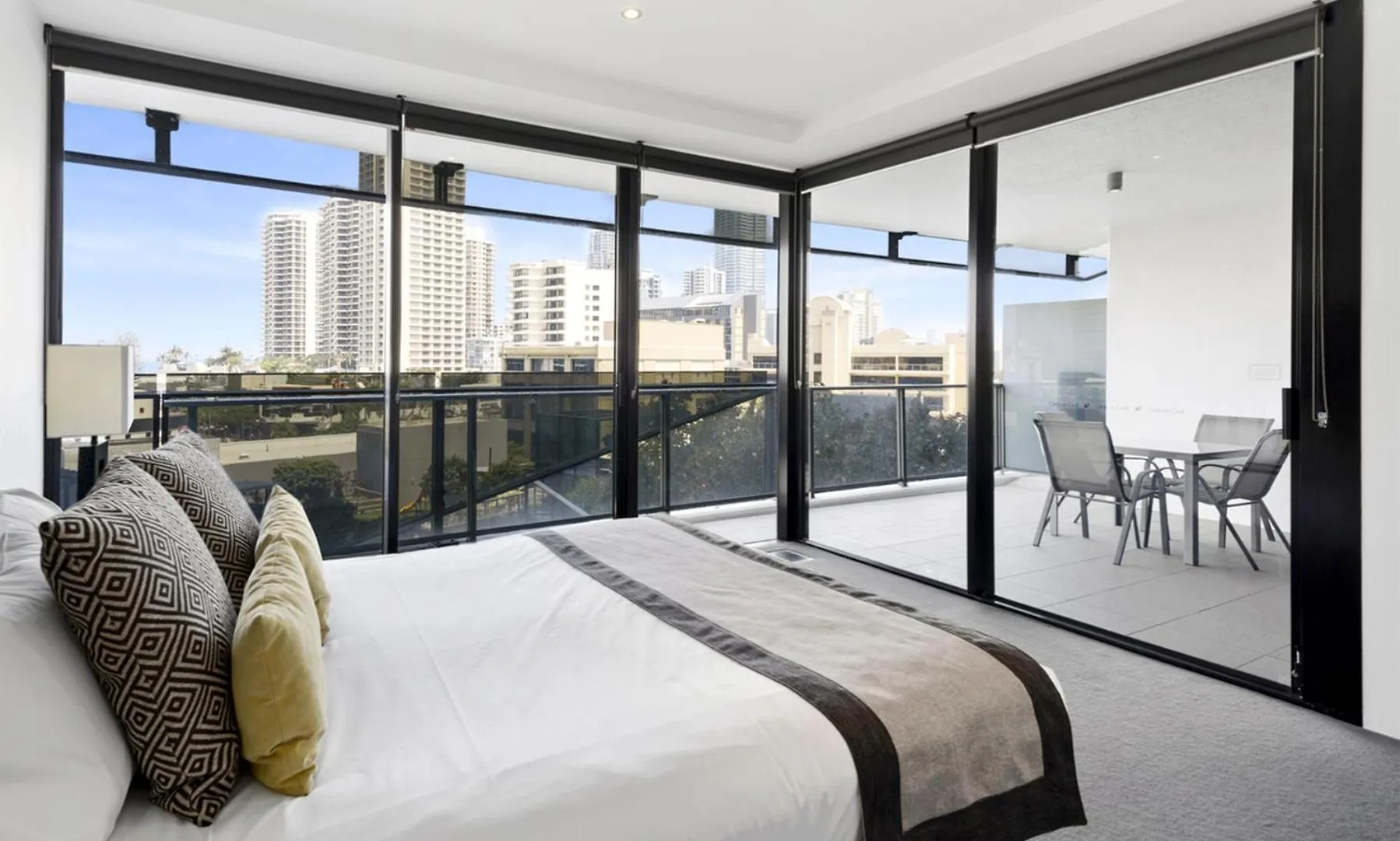 Sealuxe Suites - Central Surfers Paradise Gold Coast 0*,